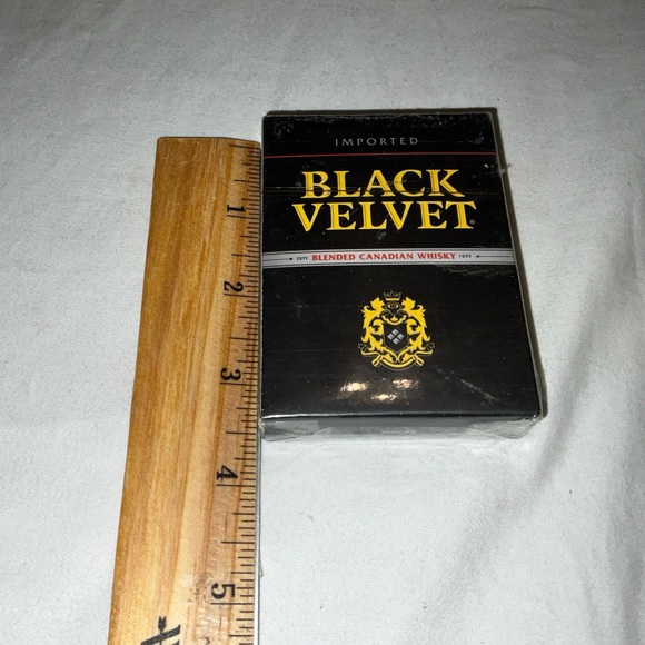 Black Velvet Blended Canadian Whiskey Playing Cards 2013 Brand New SEALED DECK - Picture 3 of 16